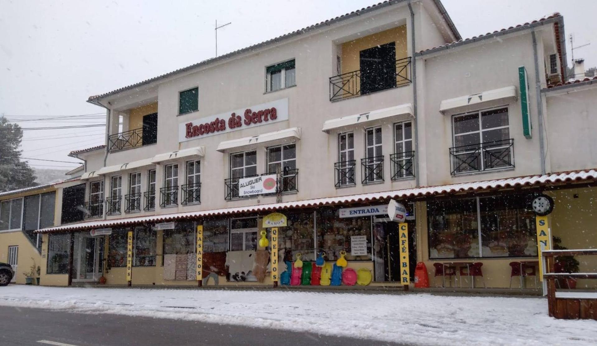 Hotel Encosta Da Serra à Sabugueiro  Extérieur photo