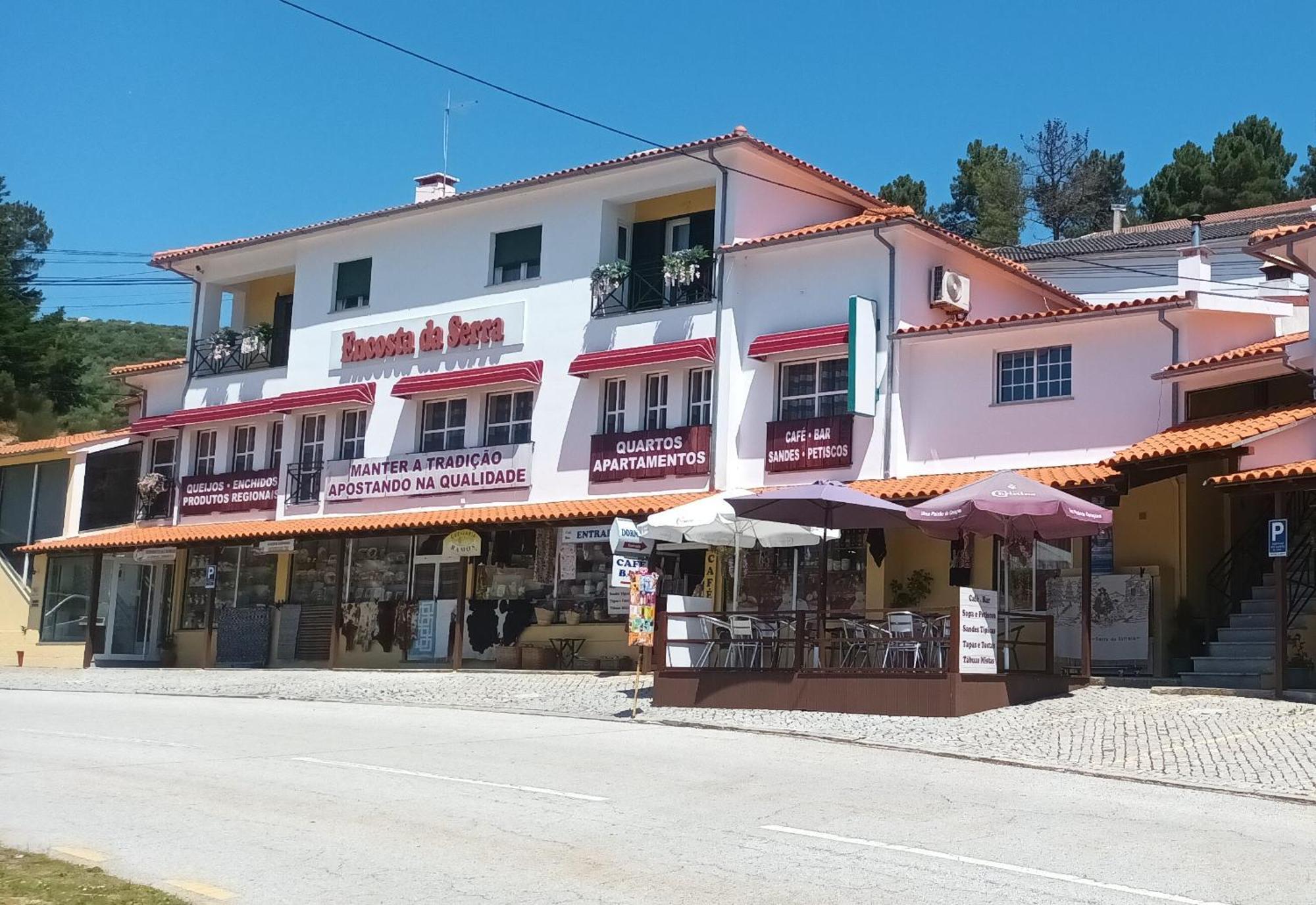 Hotel Encosta Da Serra à Sabugueiro  Extérieur photo